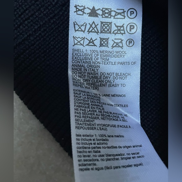 Canada Goose Arctic Program Beanie - Picture 9 of 9